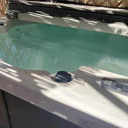 L' Alienor Avec Jacuzzi Vue 1ere Ligne グリュイッサン